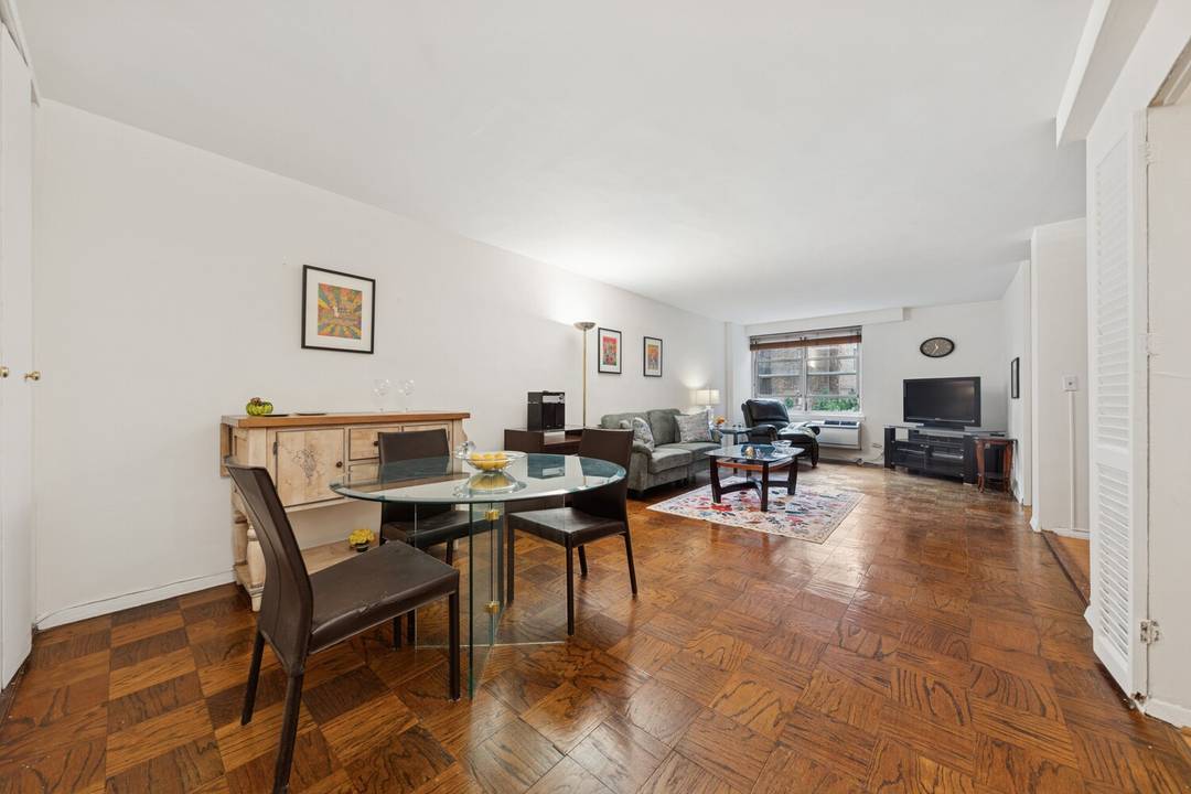 Freshly painted, this quiet alcove studio home with a view of the newly renovated courtyard garden and a lot of blue sky is in the best Coop on the Upper ...