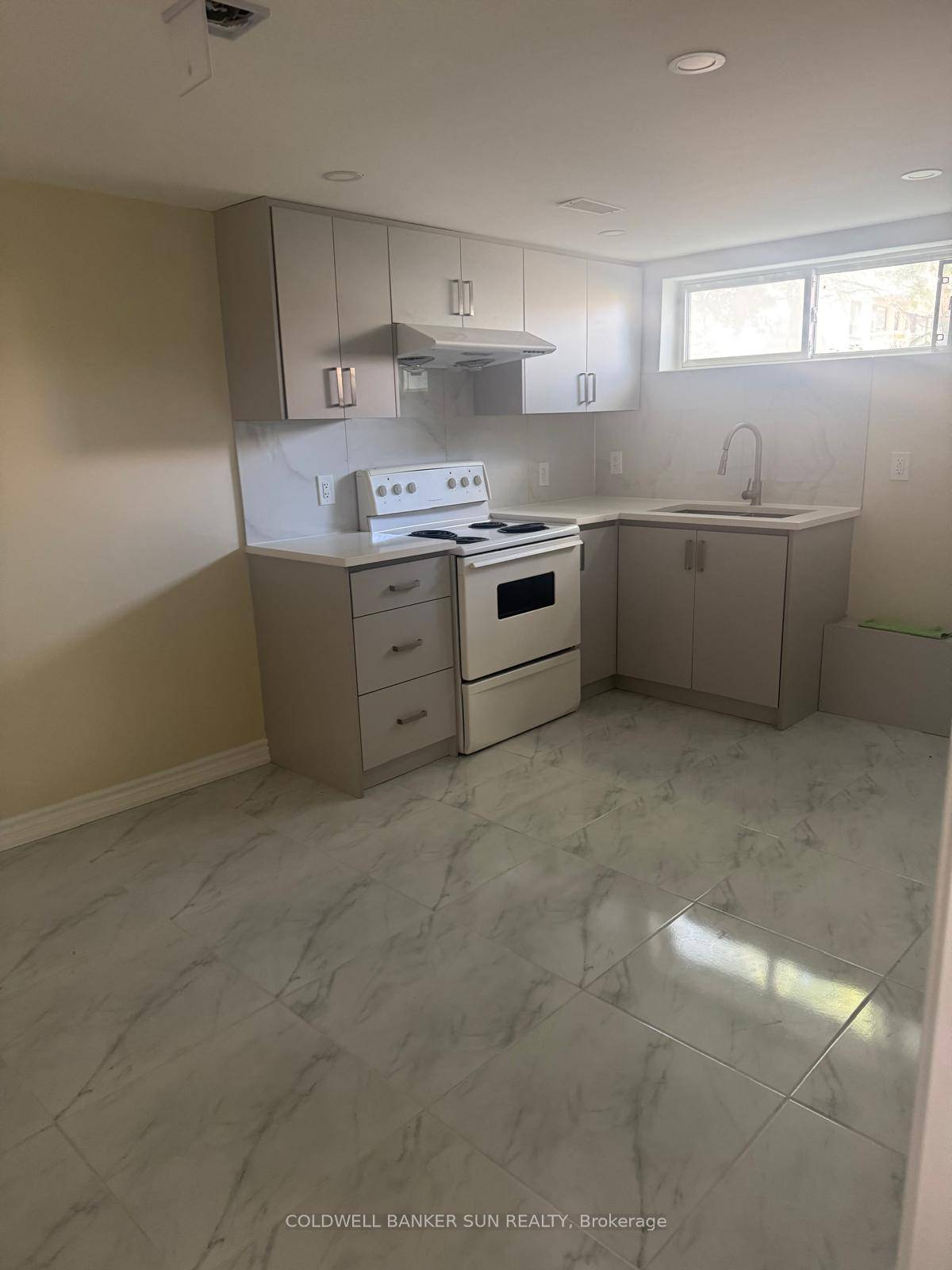 Move In Ready ! ! Newly Renovated 1 Bed amp ; 1 Bath Basement Located In An Ideal Location Offers Separate Entrance.