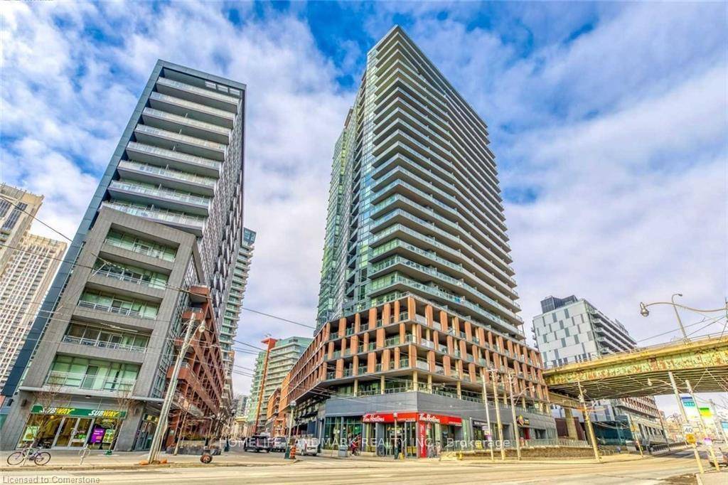 Bright and spacious 1 Study with spectacular south lake and city views !
