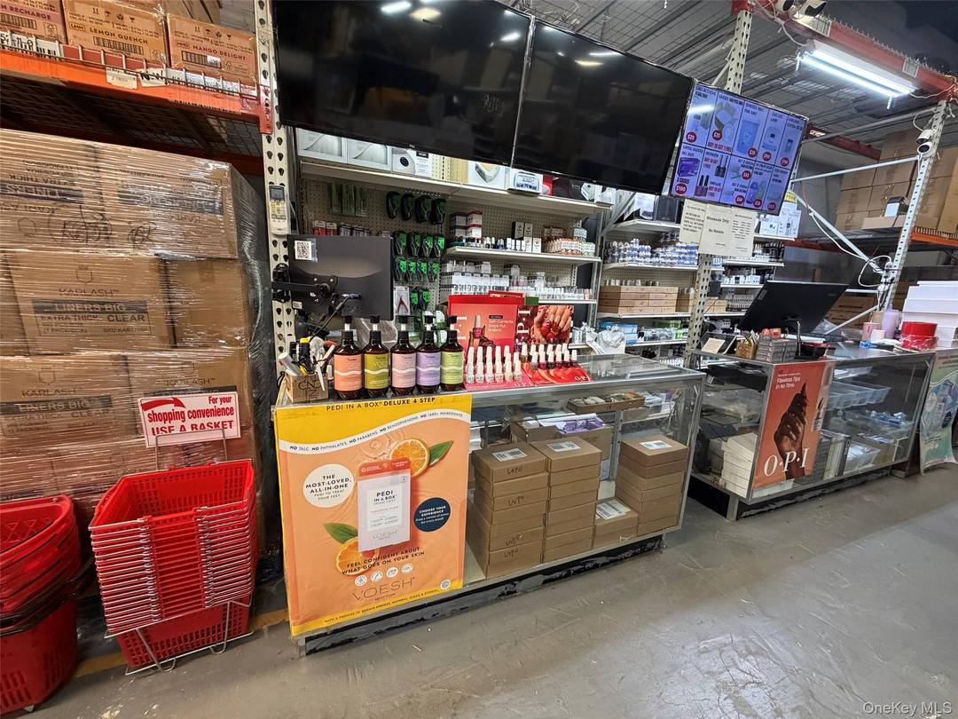 Located in Bayside. Sale wholesale nail salon.