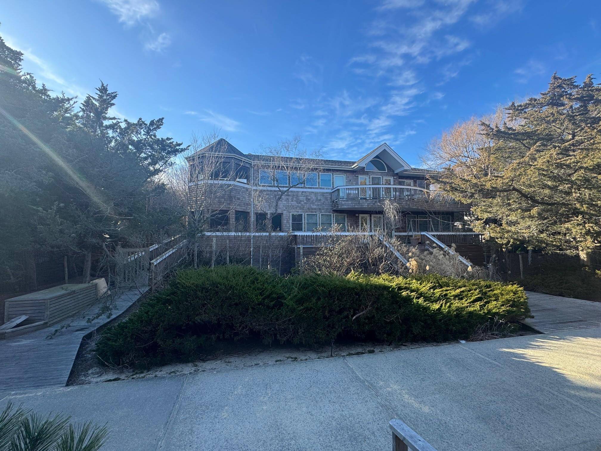 This Home is Available To Rent Weekly For 13, 500 NOT a month.