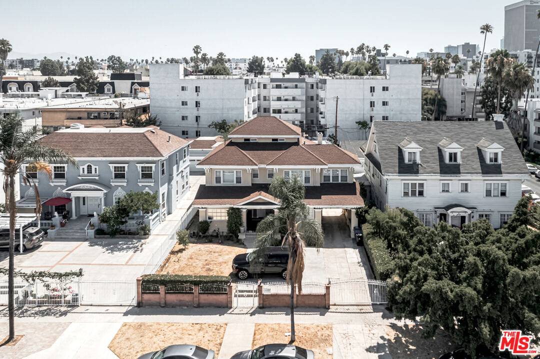 450  S Serrano Ave 4BR La