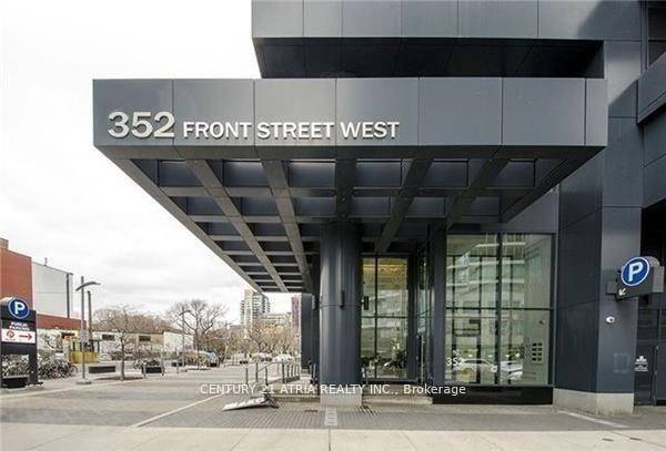 Welcome to 352 Front Street West, a stylish 1 bedroom suite in the heart of Toronto's Entertainment District.