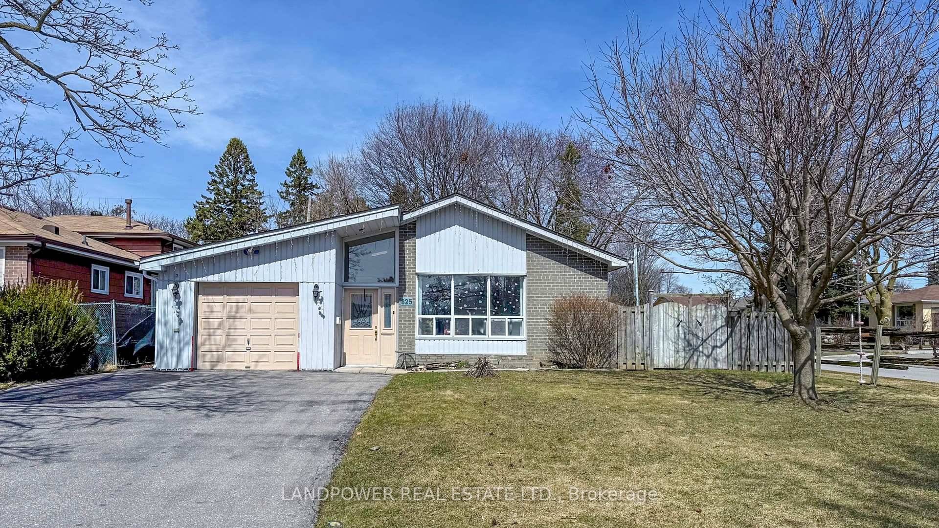 4 Level Backsplit On Corner Lot With 3 1 Bedrooms amp ; 2 Full Baths 4 Levels Finished Fabulous Bay Ridges Neighbourhood, Walk To Go Train, Lake, Walking Trails, Park ...