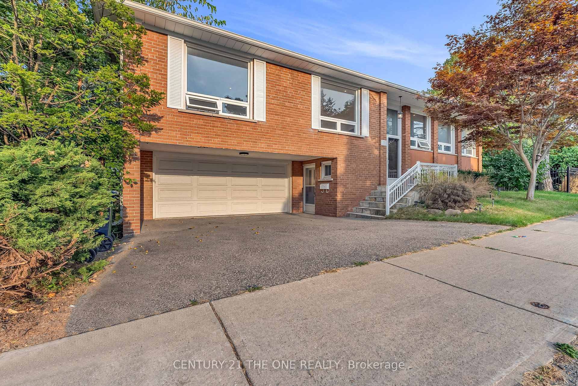 Spectacular 3 1 bedroom, 3 bathroom raised bungalow in the heart of Newtonbrook East.