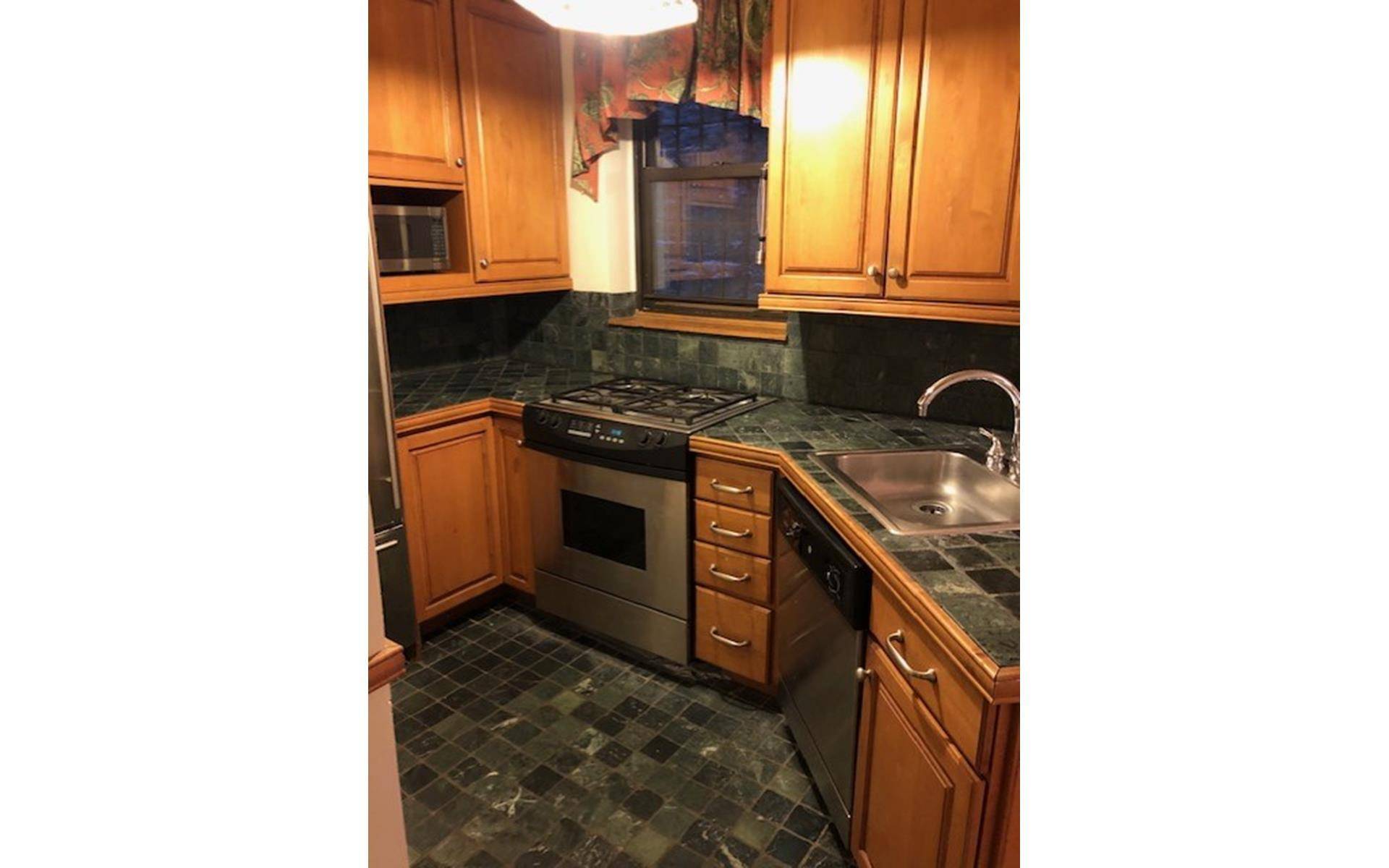 Situated on one of the most desired, tree lined streets in the Gold Coast area of Greenwich Village ; just steps from Fifth Avenue and Washington Square Park, this fantastic ...