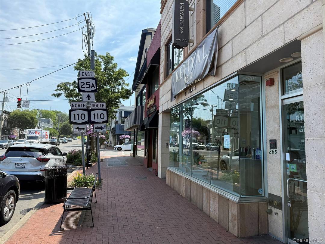 Prime Retail Space for Sublease on Main Street, Huntington.