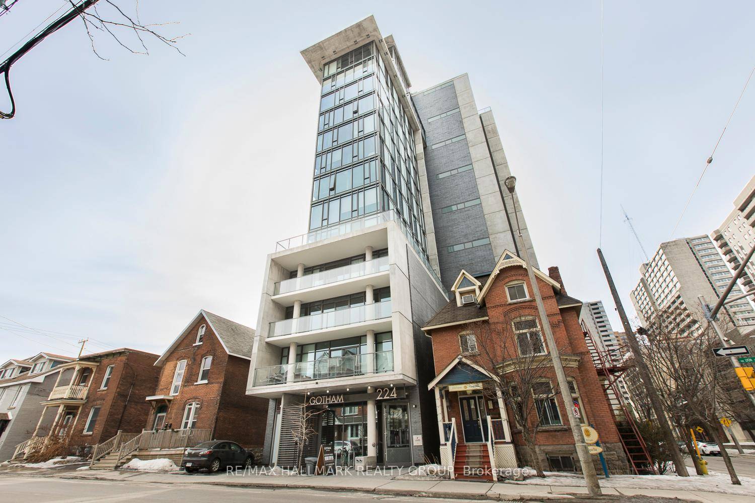 Step into Unit 905, and experience stylish downtown living at its finest.