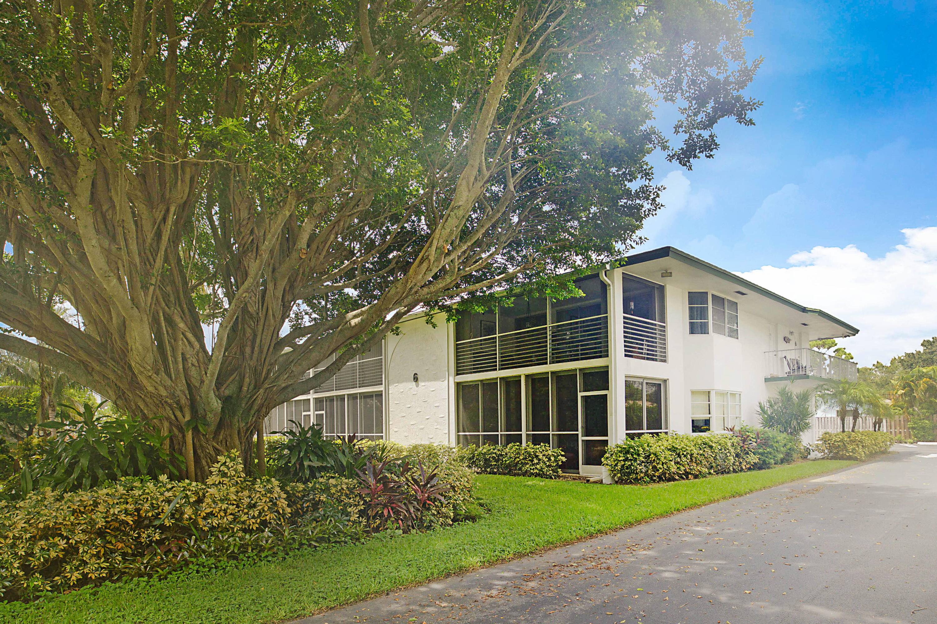 Second floor unit with updated kitchen, new AC in the FABULOUS Village of Tequesta.