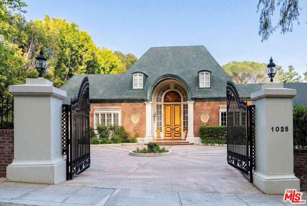 1025 N Crescent Dr 5BR Beverly Hills Post Office | B.H.P.O. La