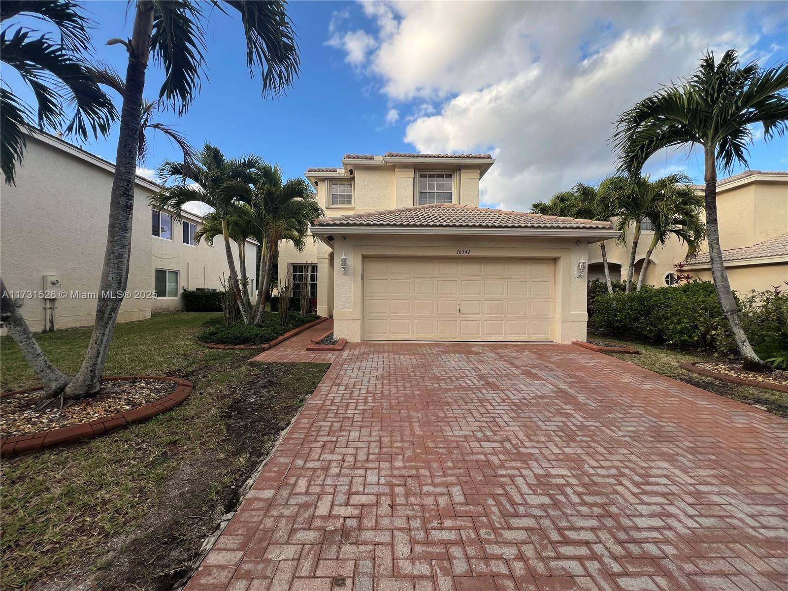 Motivated Seller ! Move In Ready 4BR Home with Pool in Silver Isles Impressive 4BR 3BA home in the prestigious gated community in Miramar.