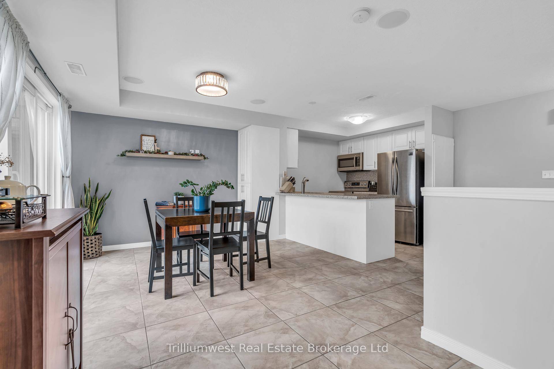 35 Mountford Drive is east side condo living at its best.