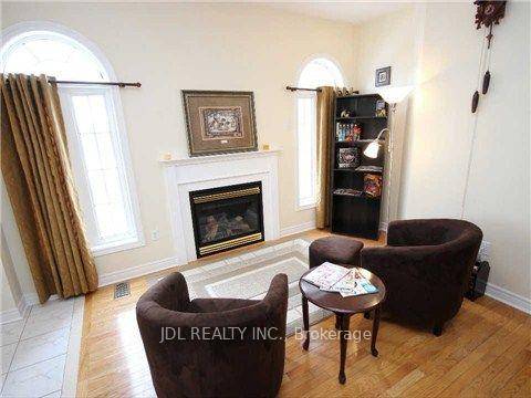 Well Maintained Home, Steps From The Mount Joy Go Train, Perfect For Commuters.