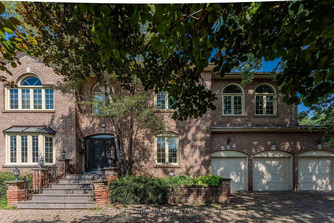 Spacious luxury residence located in the prestigious C13 Banbury Don Mills neighbourhood, surrounded by parks, ravines, and scenic bicycle trails.