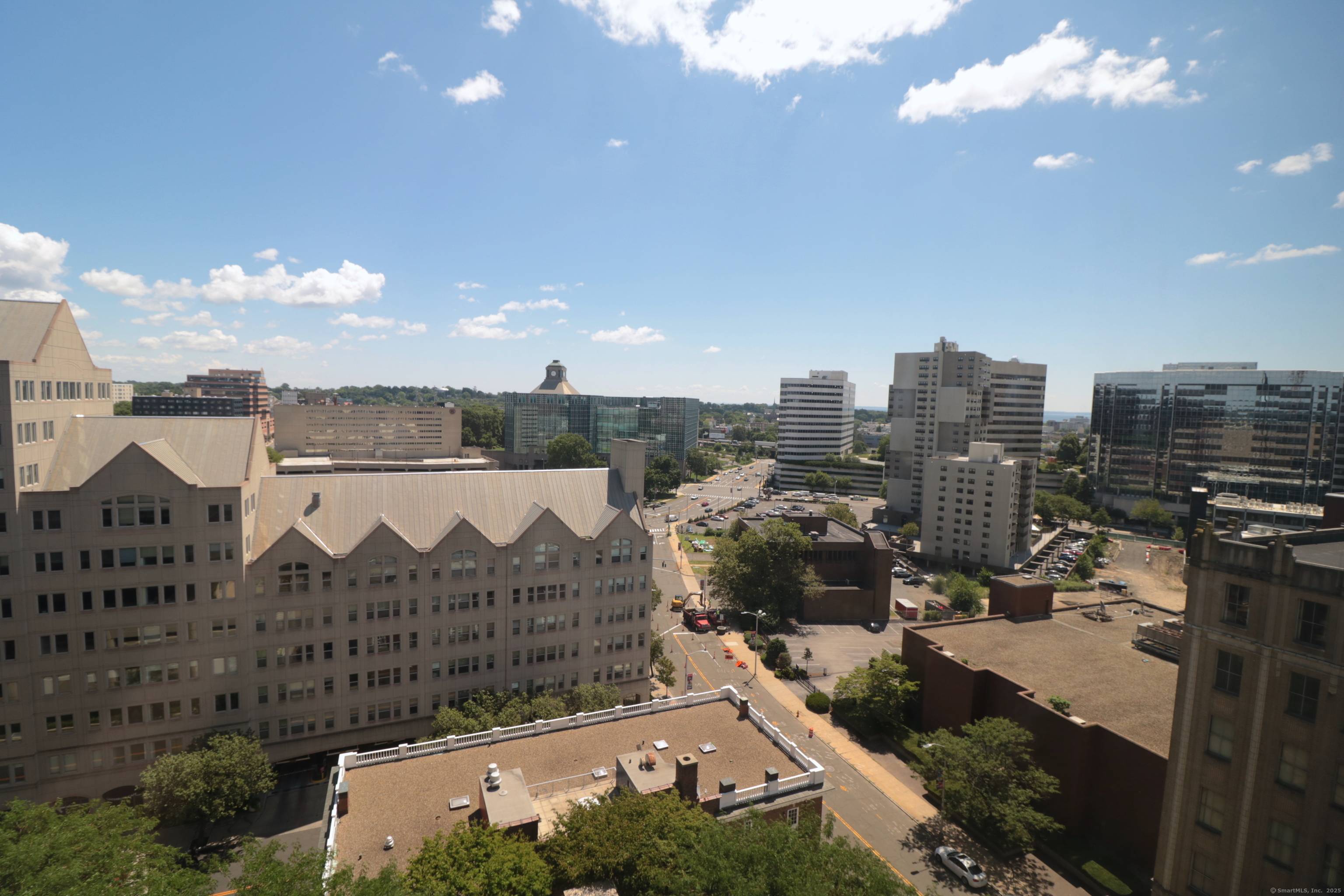 Welcome to your dream downtown gem at The Biltmore a redesigned 2 BD, 2 BA condo with a 24 hour concierge service.