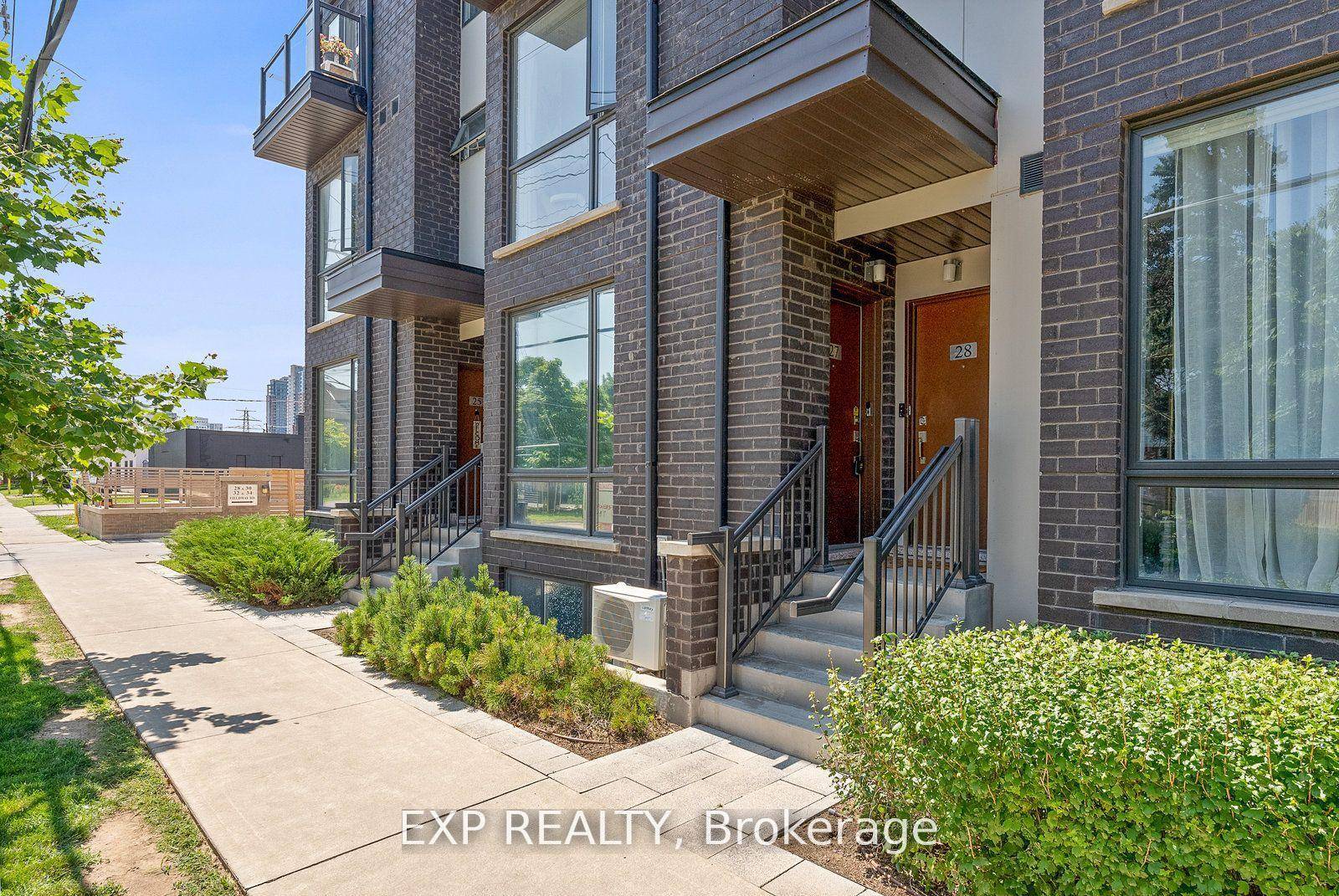 Commuter Dream Location !