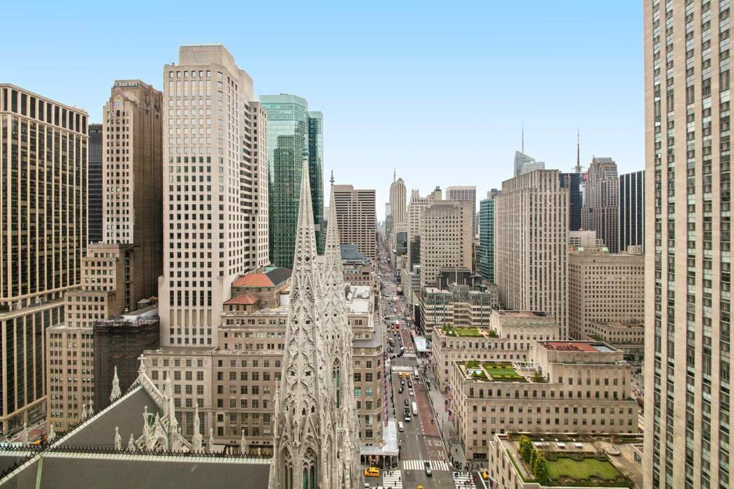 High up atop of Fifth Avenue, it is a rarely available 2 Bed 2.