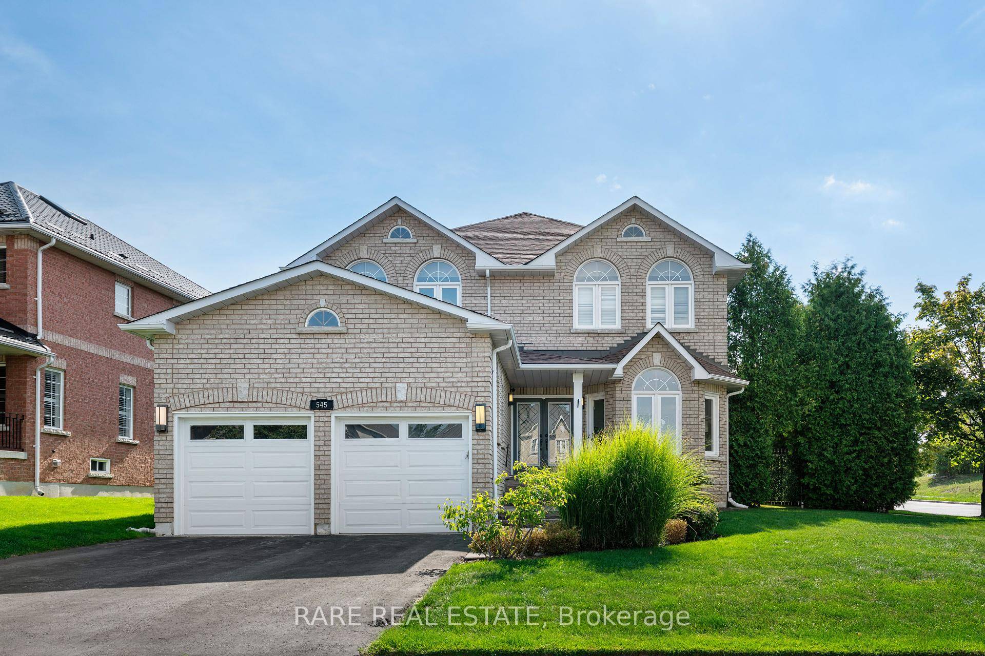545 Highcliffe welcomes you with a bright double door, two storey entry, soaring 9 ft ceilings, brand new hardwood floors, porcelain tiles, and an oak staircase leading to the upper ...