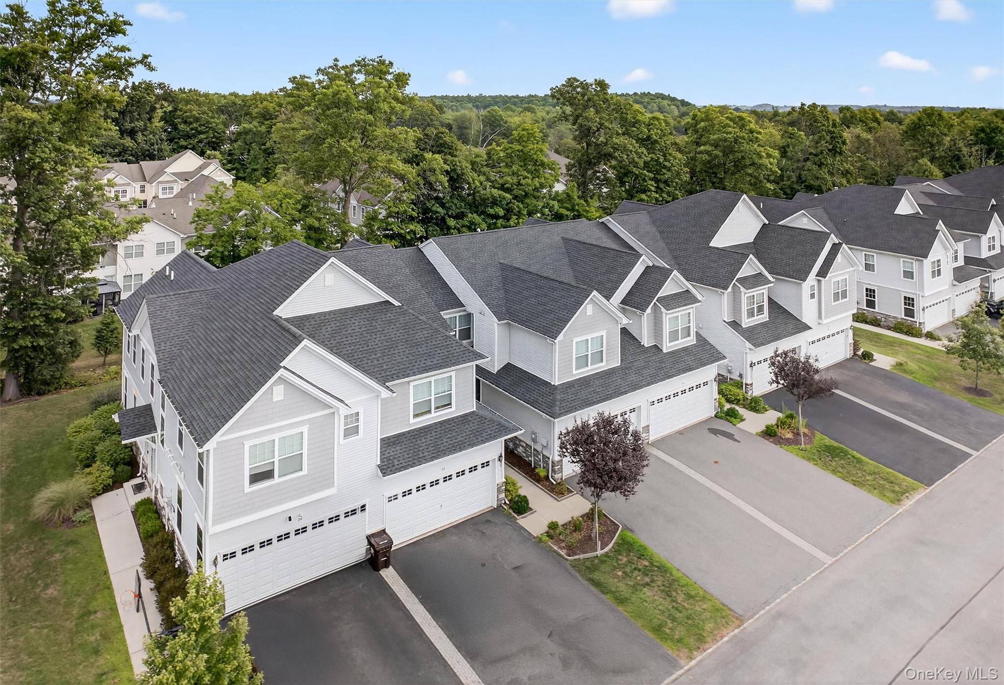 Elegant Townhome Living in the Heart of Middletown 3 Beds 3.