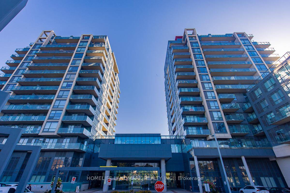 Very Conveniently Located At Yonge And Hwy 7 amp ; Hwy 407, This Unit Is Within Walking Distance Of Many Amenities Of Shopping Plazas, The Future Subway Station, Parks, Schools, ...