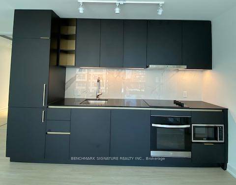 Welcome to 8 Wellesley St W A brand new, never lived in luxury condo in the heart of downtown Toronto.