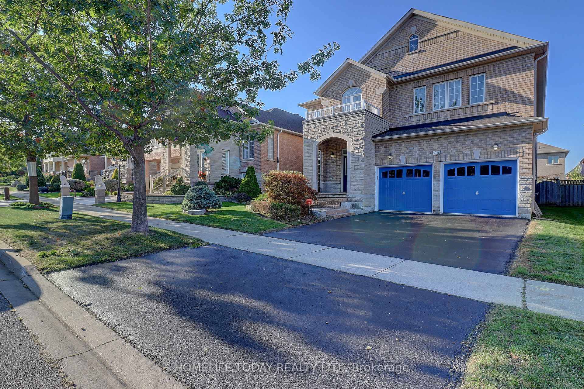 Welcome to this magnificent 5 bedroom, 5 bathroom MAJESTIC DETACHED HOME, nestled on a LARGE LOT IN PATTERSON, VAUGHAN.