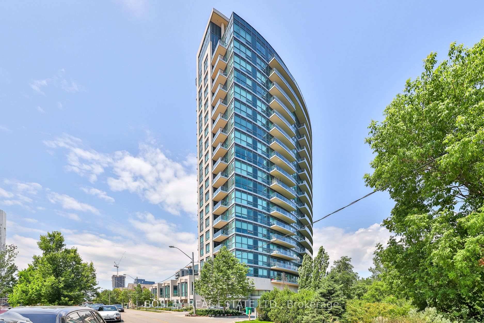 Stunning 2 bedroom, 2 full bathroom just under 1000 SF, this suite boasts an unobstructed and sweeping south view.