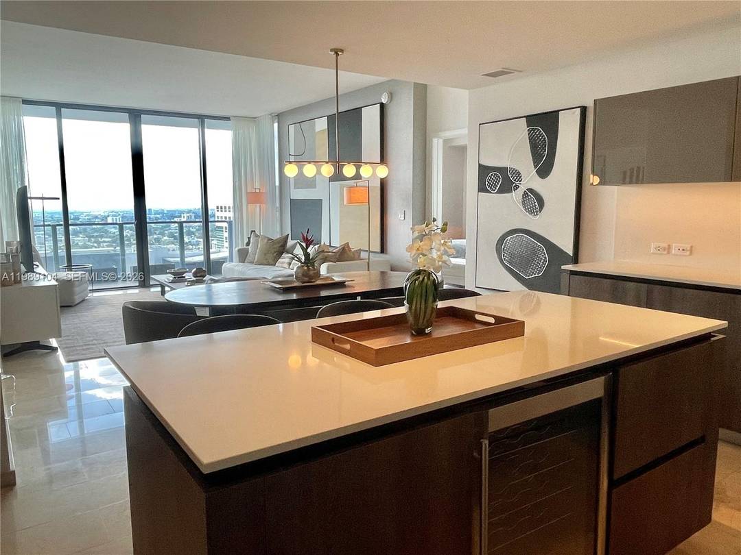 BEAUTIFUL 2 DEN WITH DOUBLE ASSIGNED PARKING, FURNISHED amp ; FULLY EQUIPPED, READY TO MOVE IN.