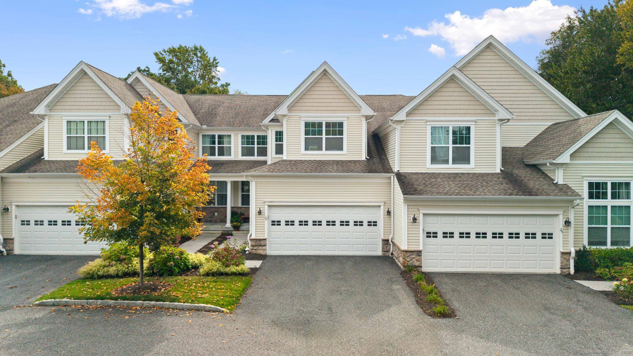 Beautiful Luxury Portman Condo in the Sought After Ridgewood Community !