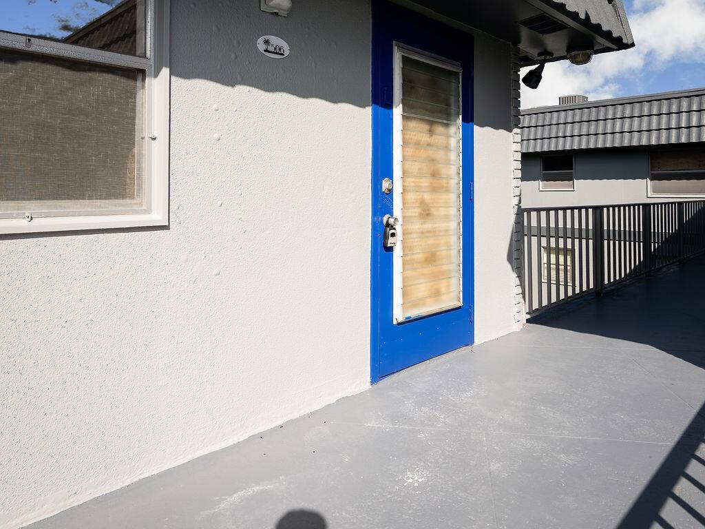 This updated and attentively cared for second floor 1 bedroom 1.