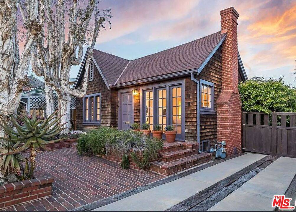 1608   Courtney Ave 3BR Hollywood Hills East La