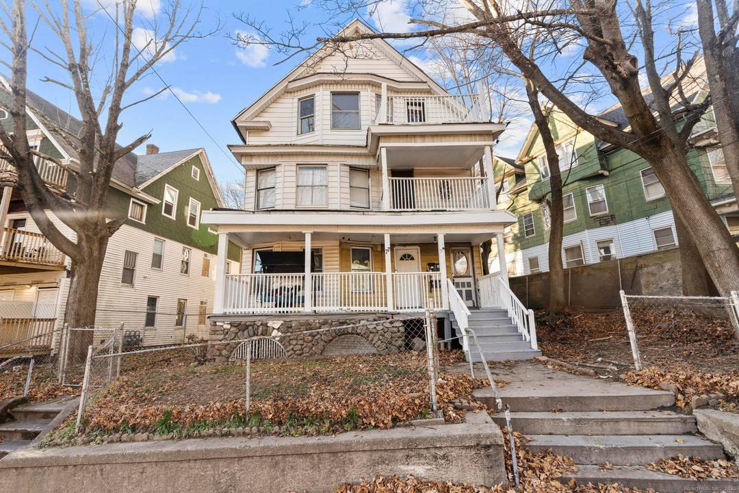 Amazing opportunity in Waterbury's Downtown Neighborhood with 8 CAP at full occupancy, ideal for owner occupants or investors !