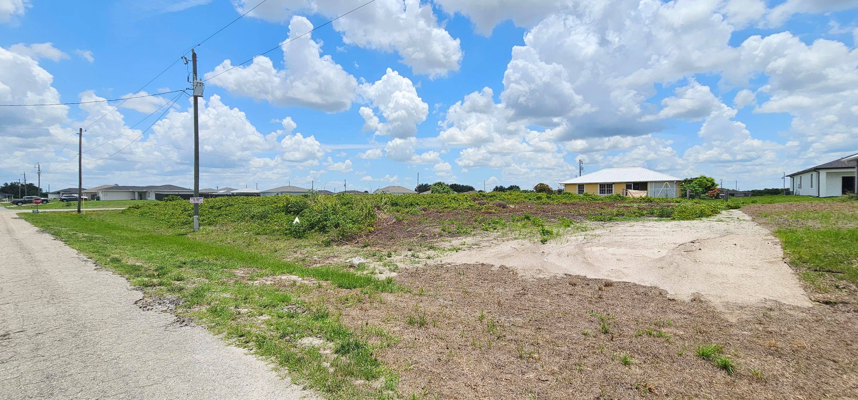 127775 ; Prime Vacant Lot in a Thriving Growth Area Endless Potential Awaits !