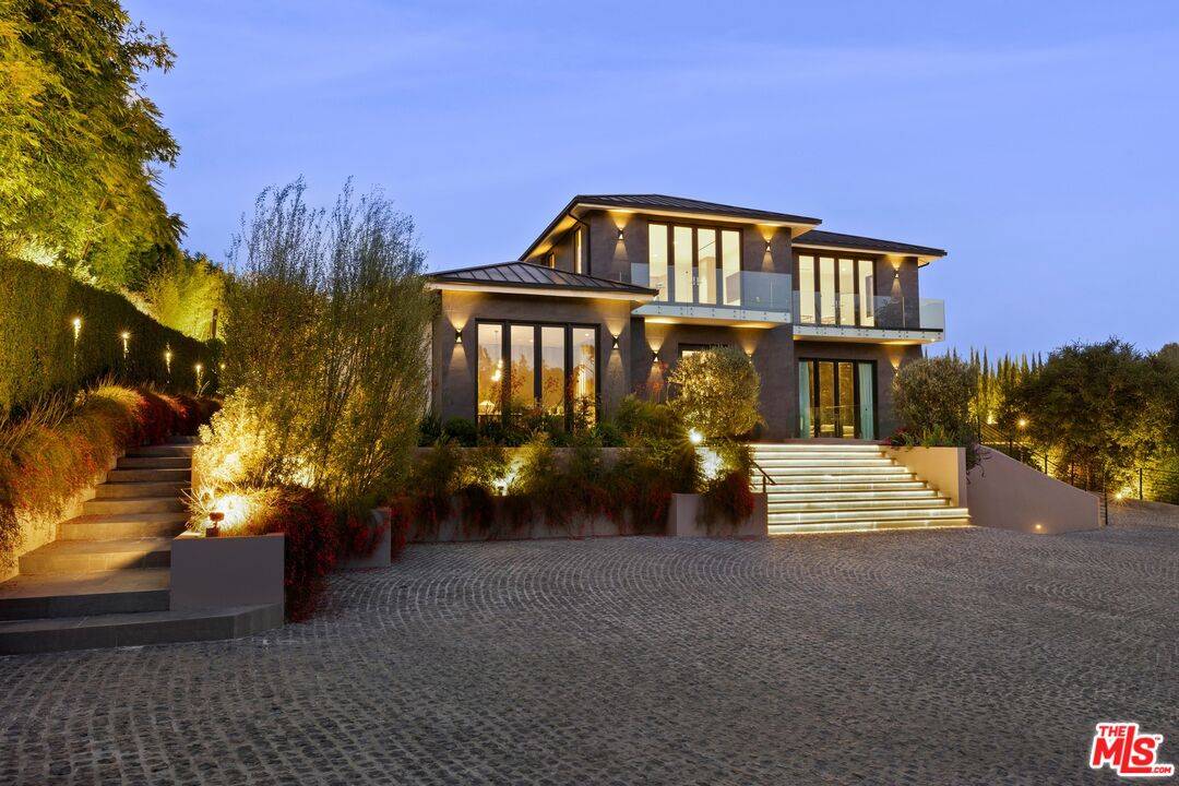 822 N Kenter 9BR Brentwood La