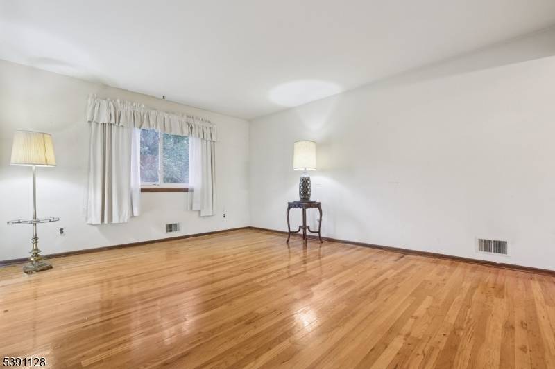 Here's your chance to create the home you've always envisioned.