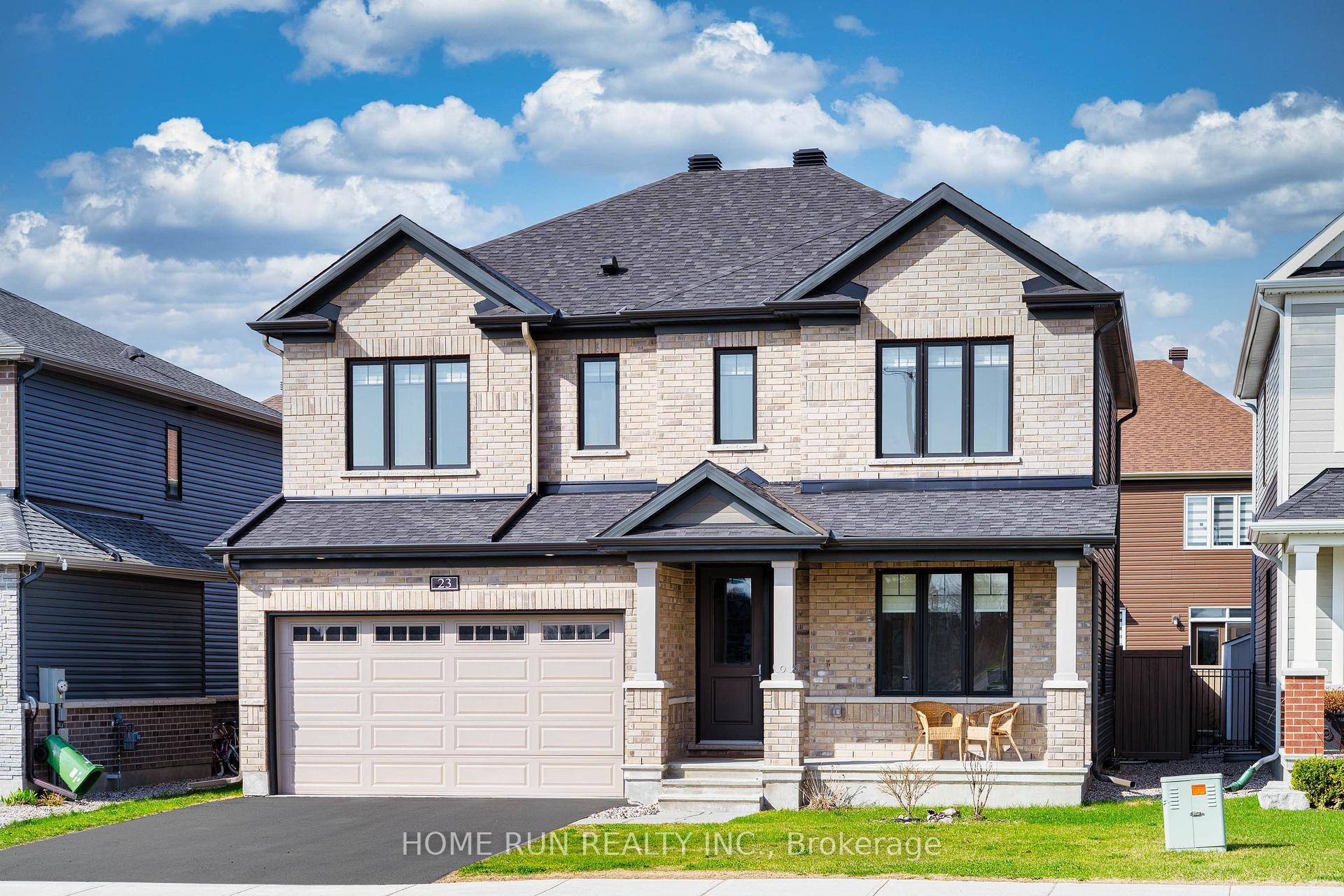 This like new 4 Bedrooms Minto Fraser Model is delightful inside and out, Suited in a popular family friendly neighbourhood of Mahogany in Manotick.