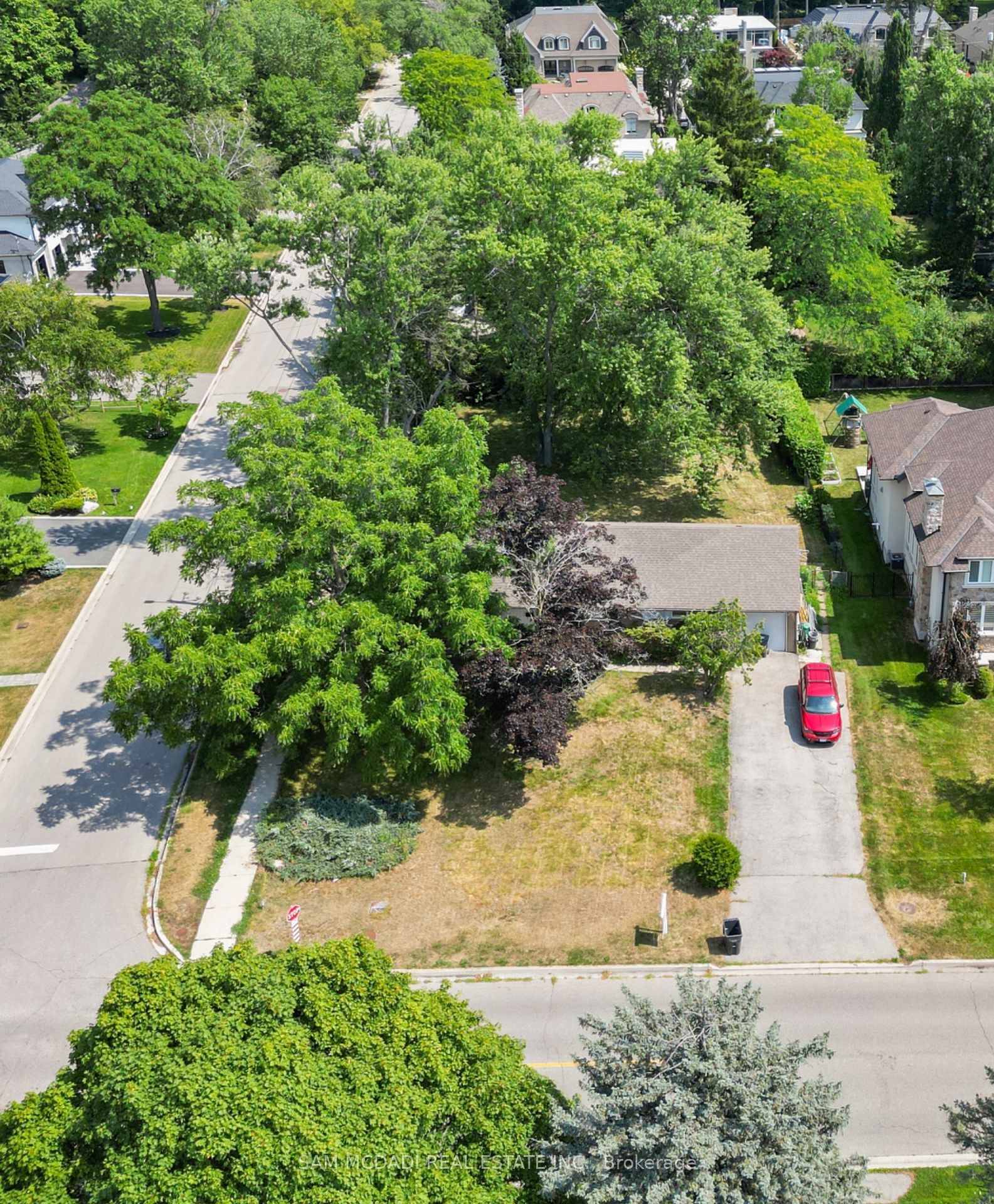 Rare corner lot in prestigious Lorne Park !