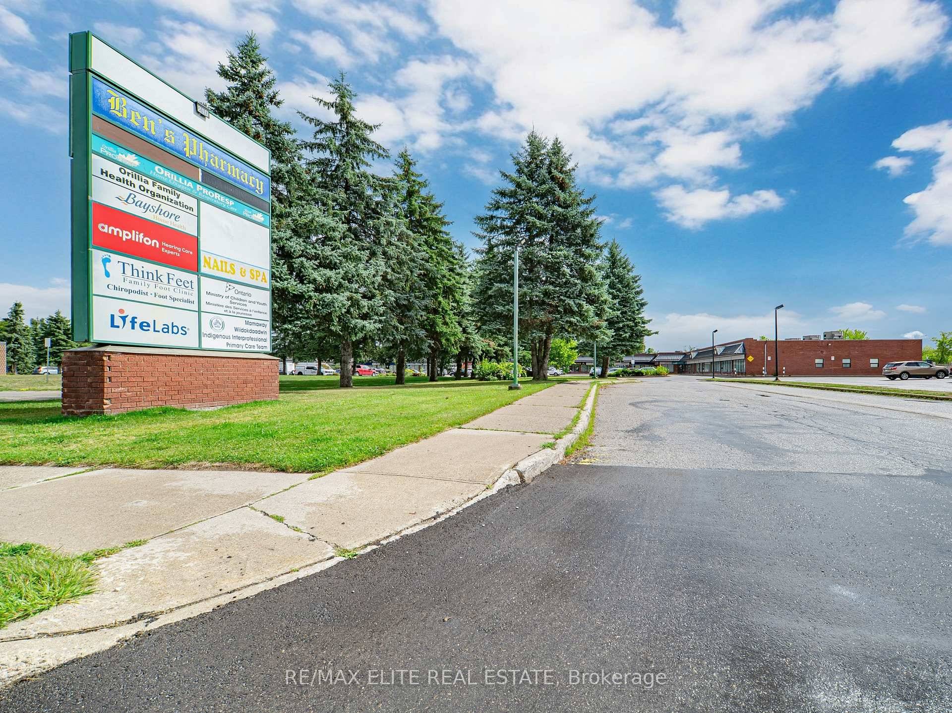 Professionally Renovated Office Space in Heart of Downtown Orillia, This Modern Office Unit Offers A Premium Setting For Your Professional Practice.