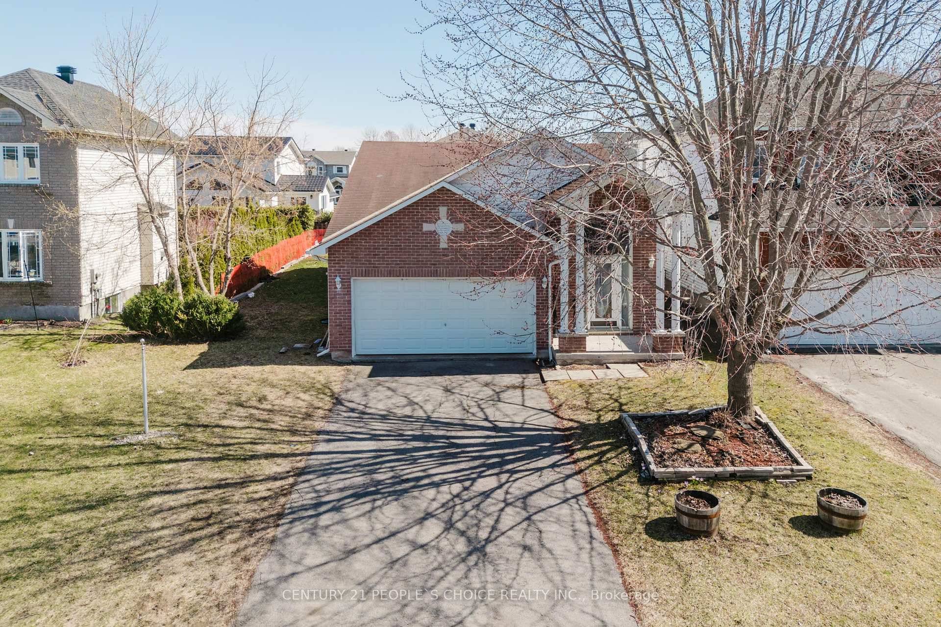 Dream Home in the Desirable Embrun Community.