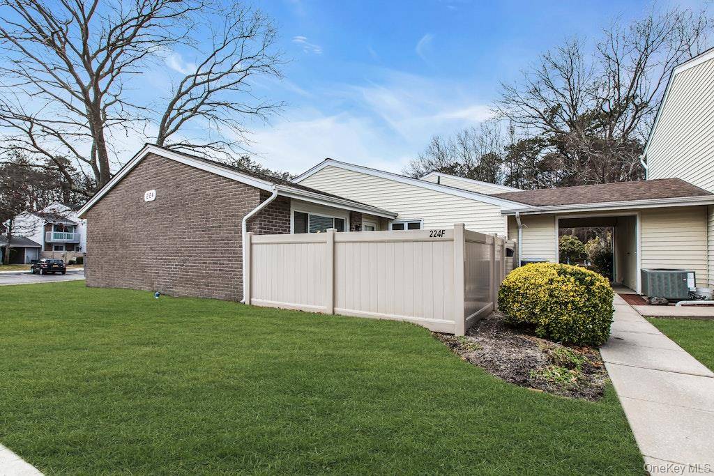 RANCH UNIT ! ! ! LOCATED ON THE CORNER WITH PARKING ON THE STREET AND IN THE PARKING LOT ADDITIONAL STORAGE AREA LOCATED IN THE BREEZEWAY RENOVATED 11 YEARS AGO ...