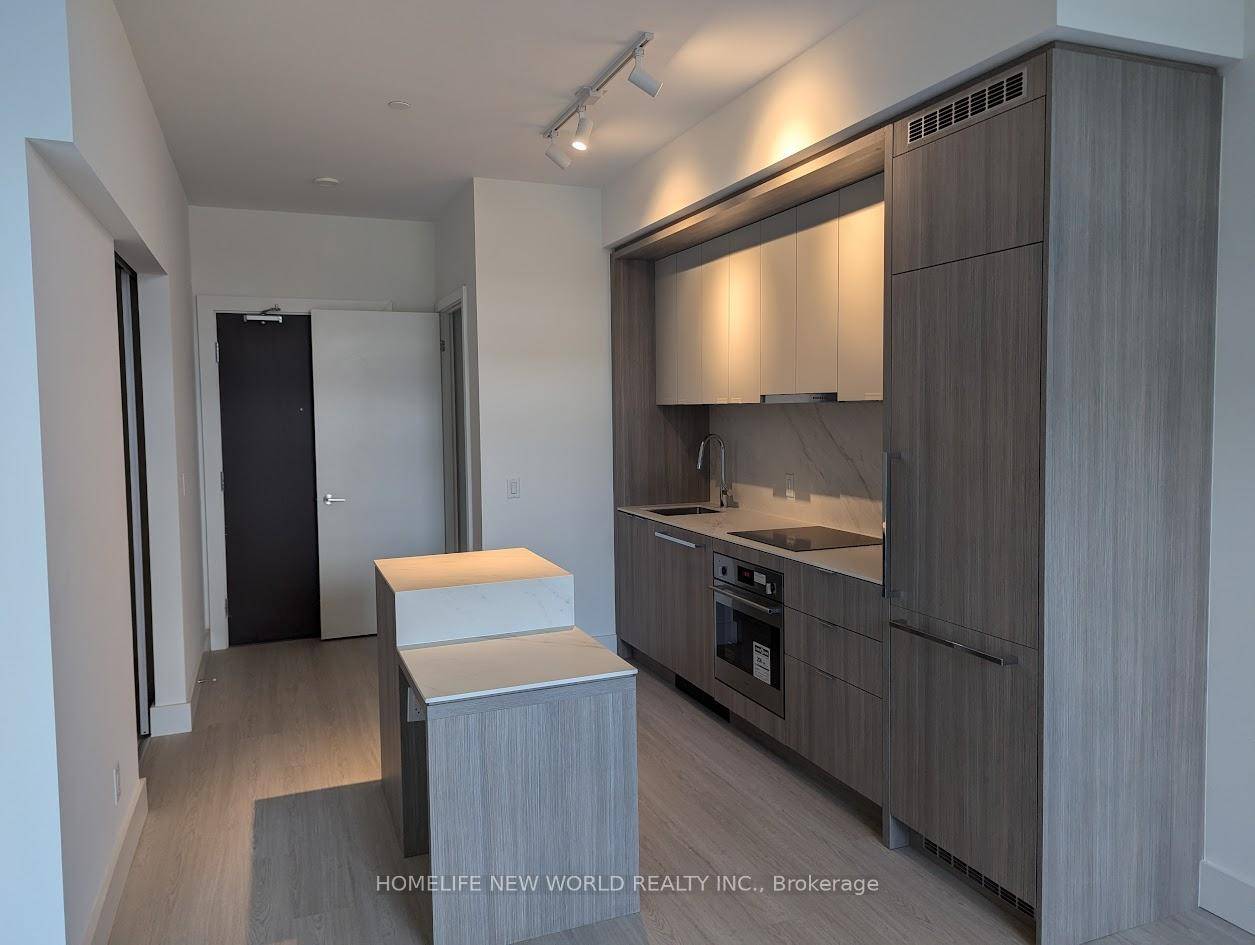 Welcome to the Brand New luxurious Codon located in a mid rise boutique building at the heart of the prestigious Bayview Village community, Fabulous amp ; Sunfill East unit, Excellent ...