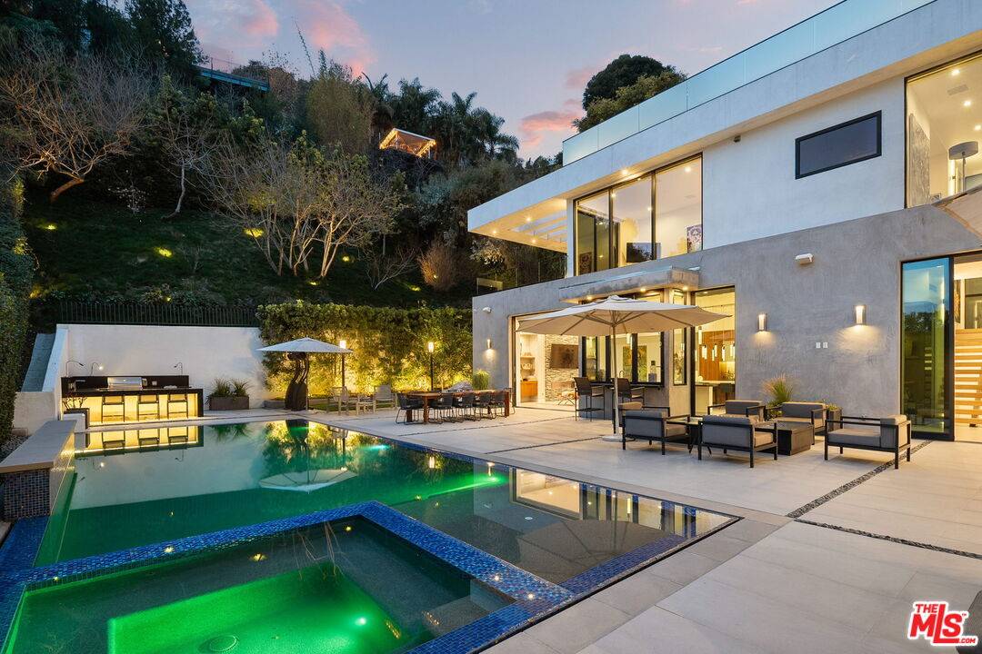 1527 Rising Glen Rd 5BR Sunset Strip La