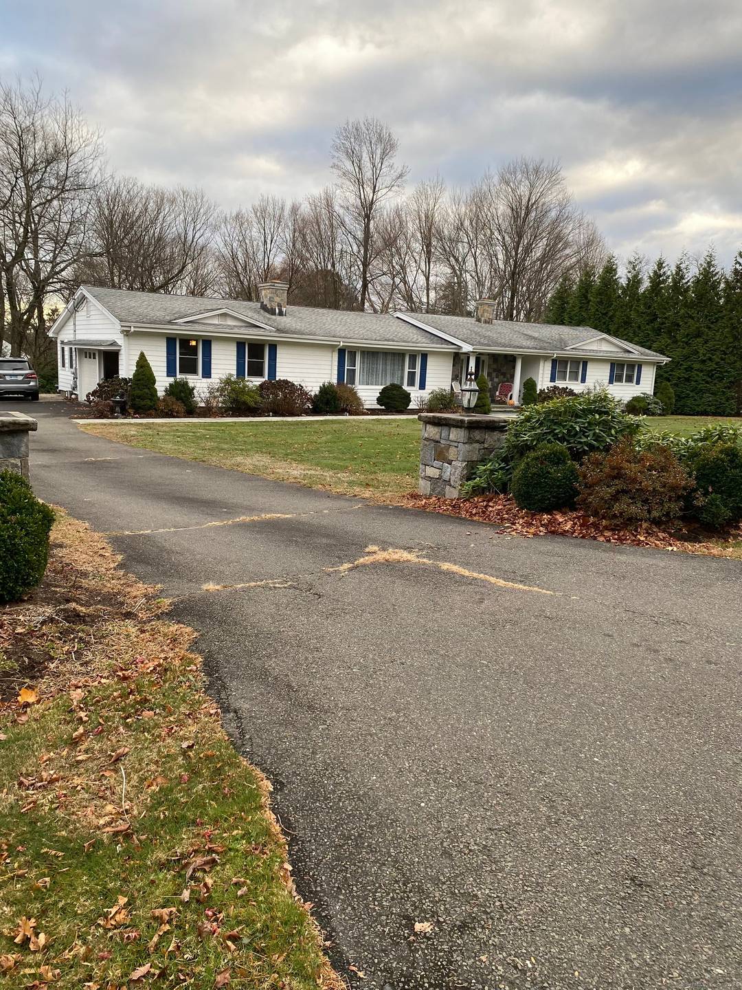 Welcome to 5 Meadow Wood Rd !