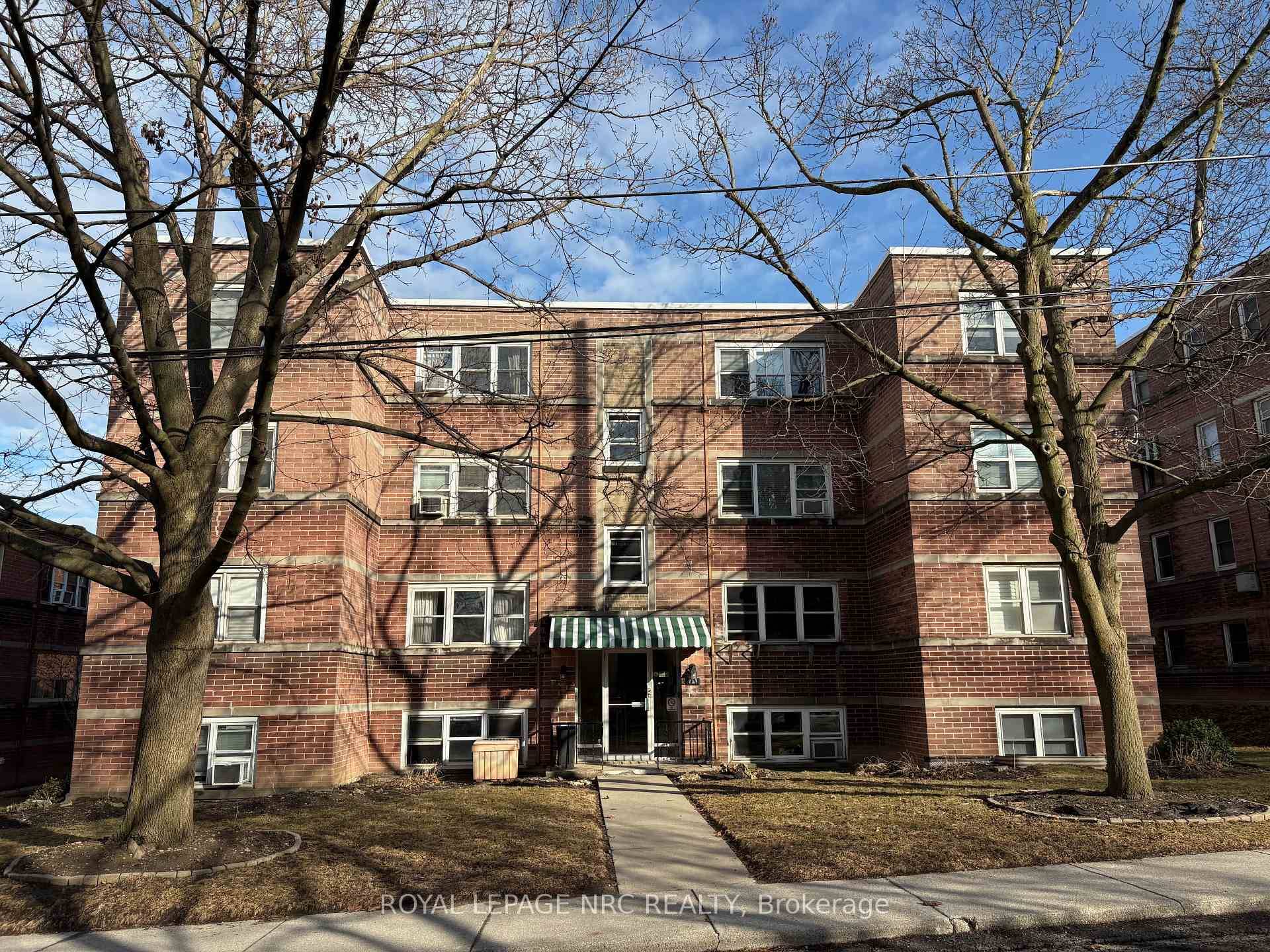 Welcome to Merksworth Apartments located in the desirable Durham area in downtown Hamilton.