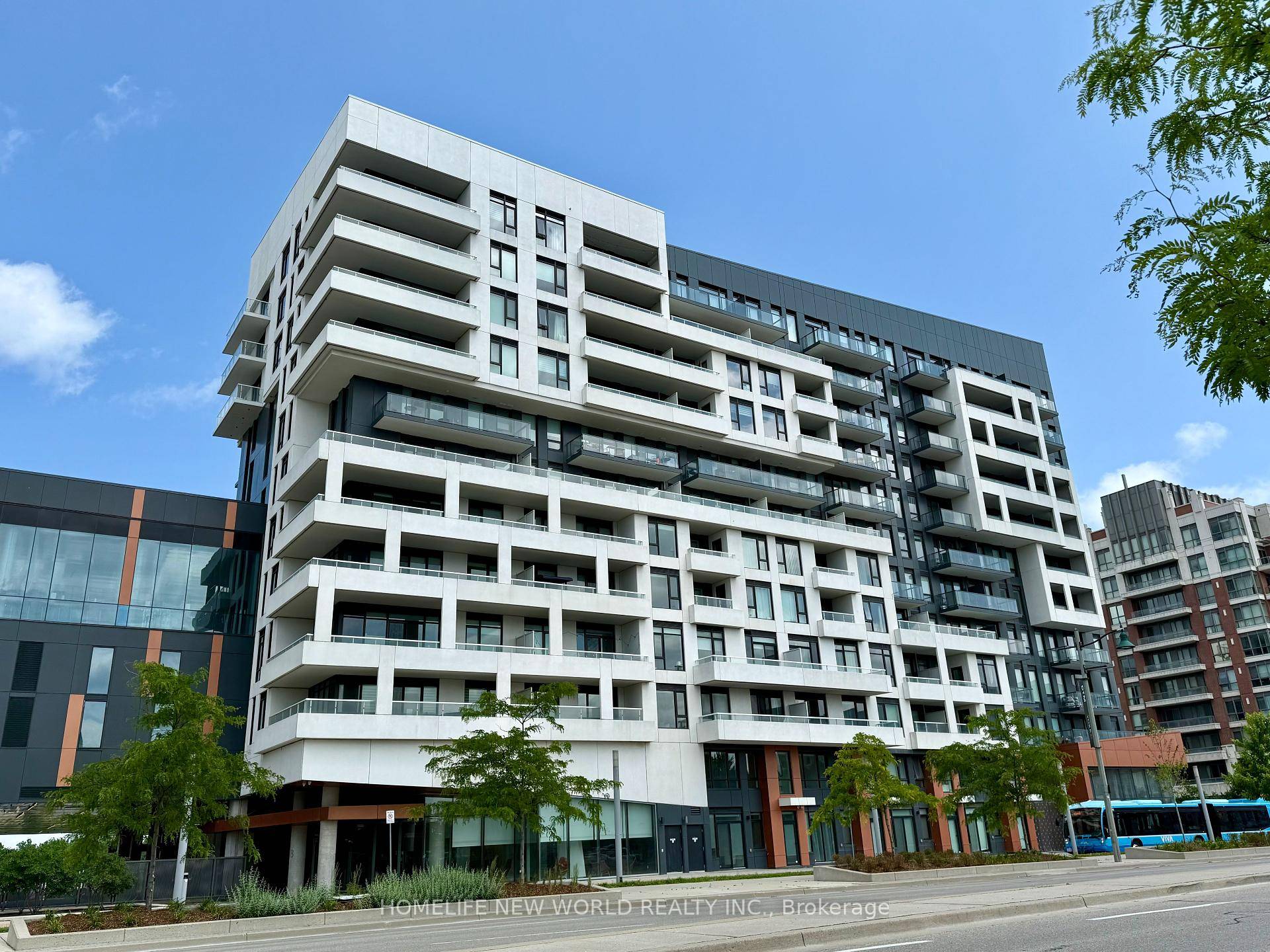 Modern 2 bedroom 2 bath located at the heart of Downtown Markham.