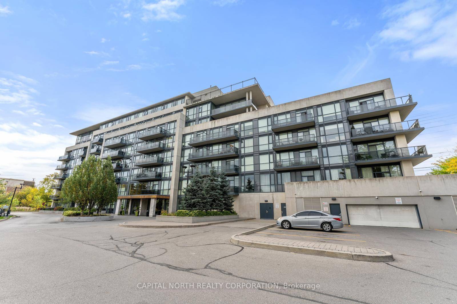 Beautiful 1 Den Suite In A Luxury Low Rise At 4700 Hwy 7 In The Heart Of Woodbridge.