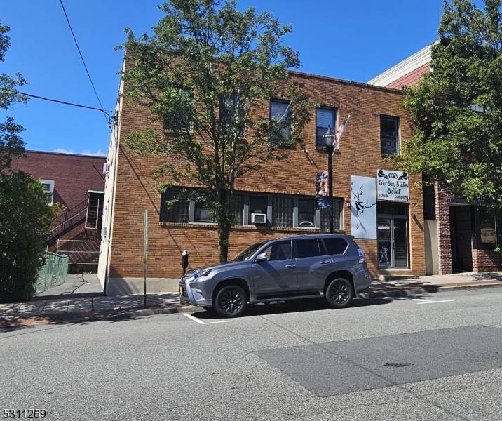 Well built steel beam construction commercial building with a wide open floor plan.