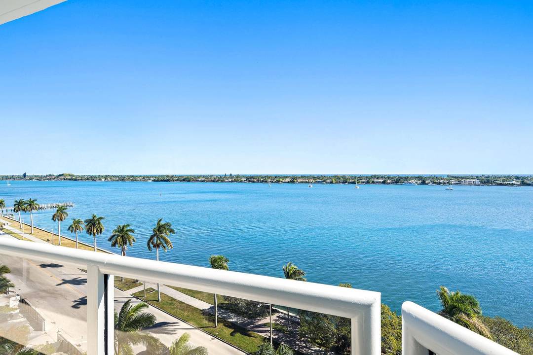Enjoy breathtaking 180 degree panoramic views of the Intracoastal Waterway, Palm Beach Island, and the Atlantic Ocean from this exceptional residence in an exclusive boutique building.