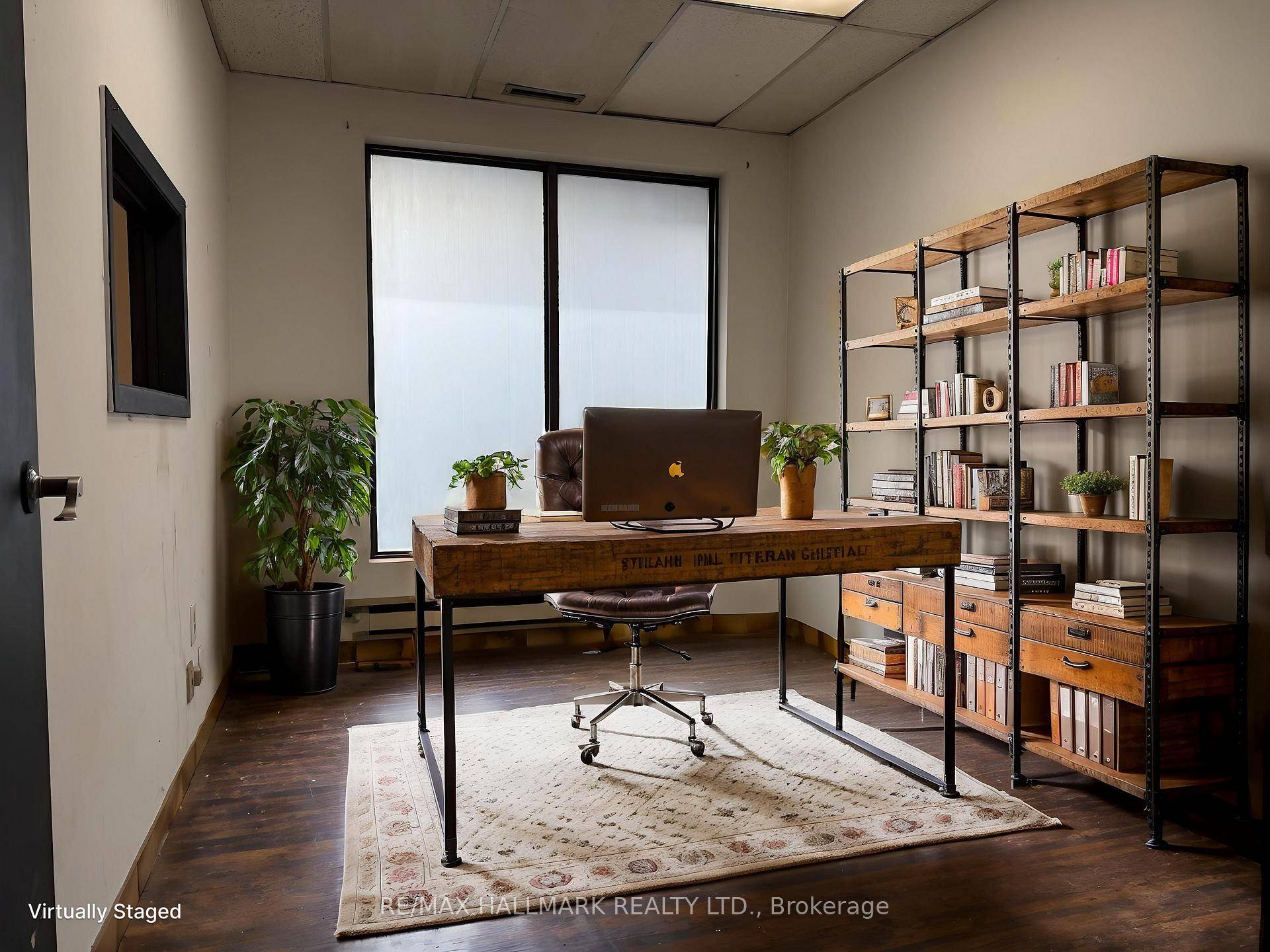 Spacious commercial unit for lease.