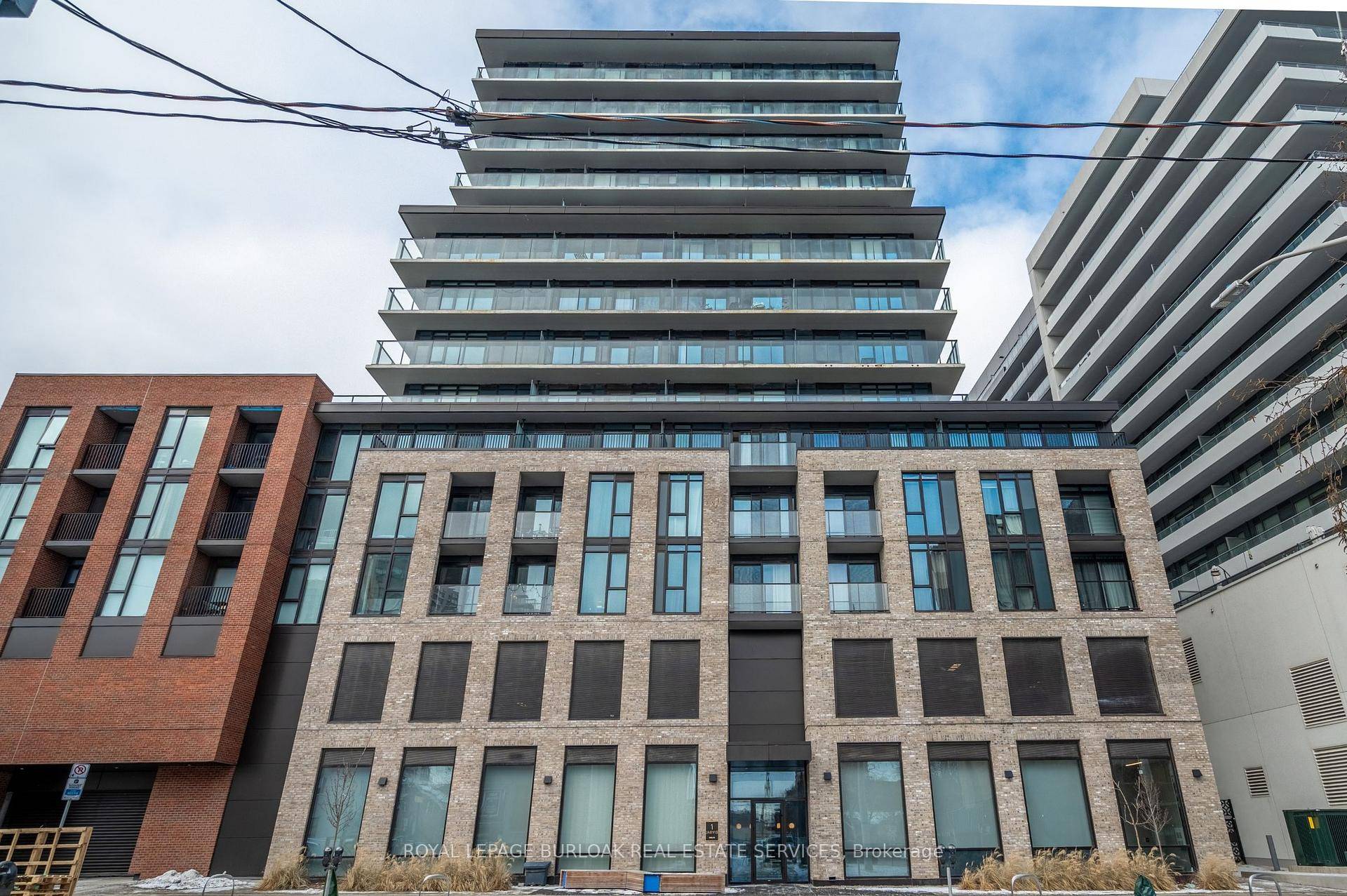 Take advantage of this great opportunity to purchase your own condo for an unbeatable price !